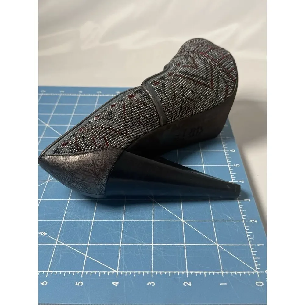 Donald J Pliner Beaded Platform Heels 7.5 M Peep Toe Italy Gray Red Leather